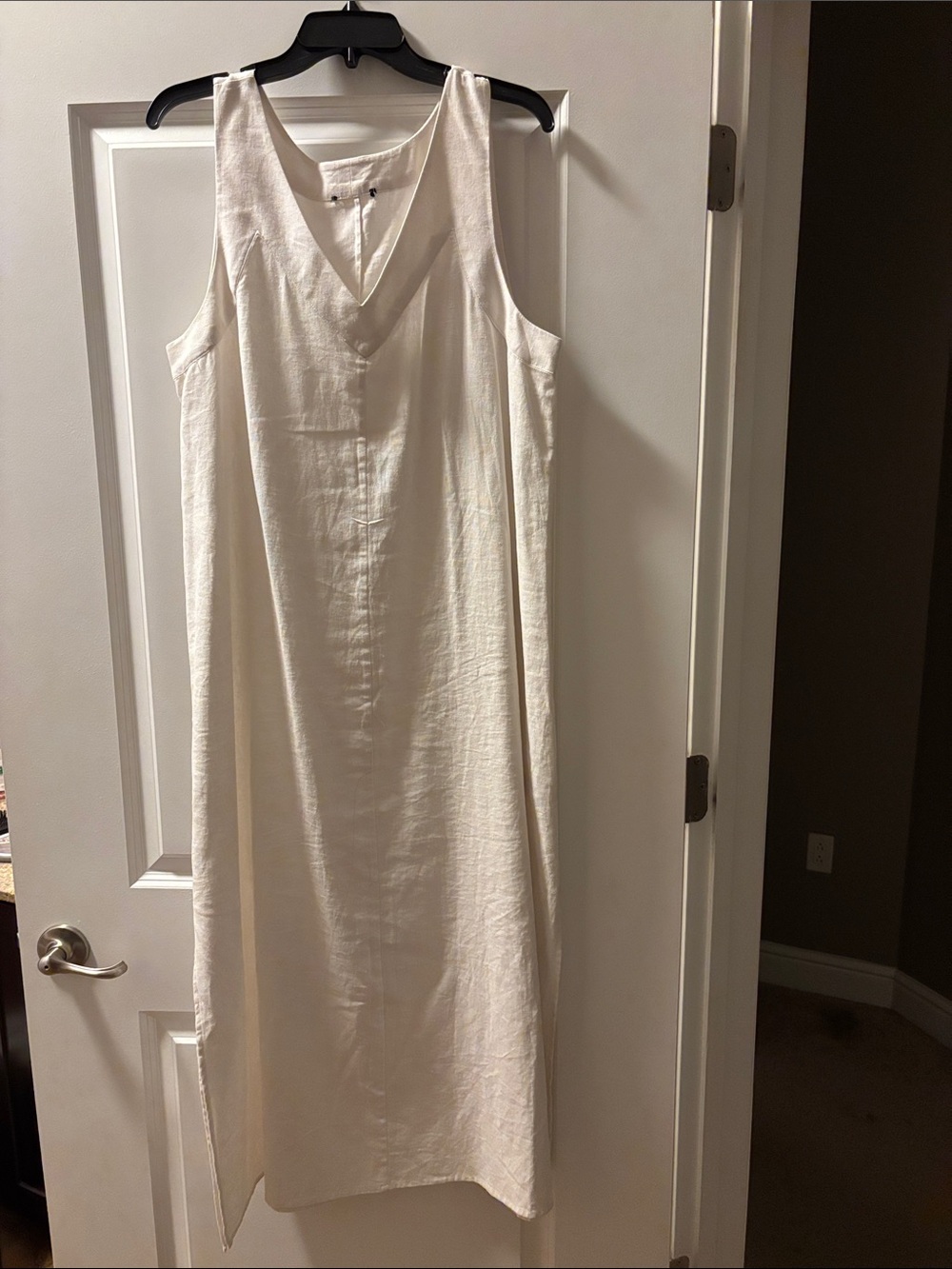 Classic Sleeveless V-Neck White Linen Dress